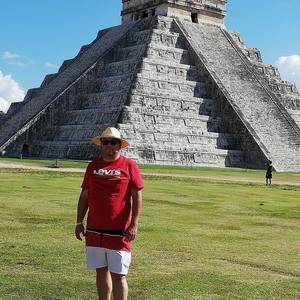 Meet your Posher, Alejandro